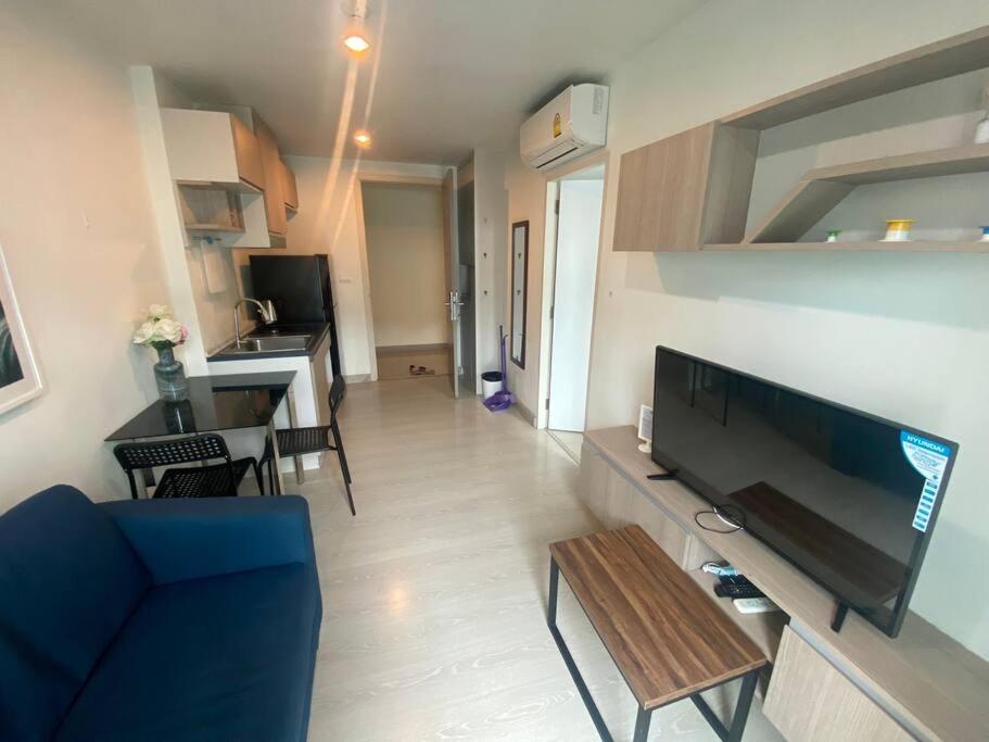 素坤逸50巷一房一厅免费wi-fi简单安静可做饭交通方便 Apartment Bangkok